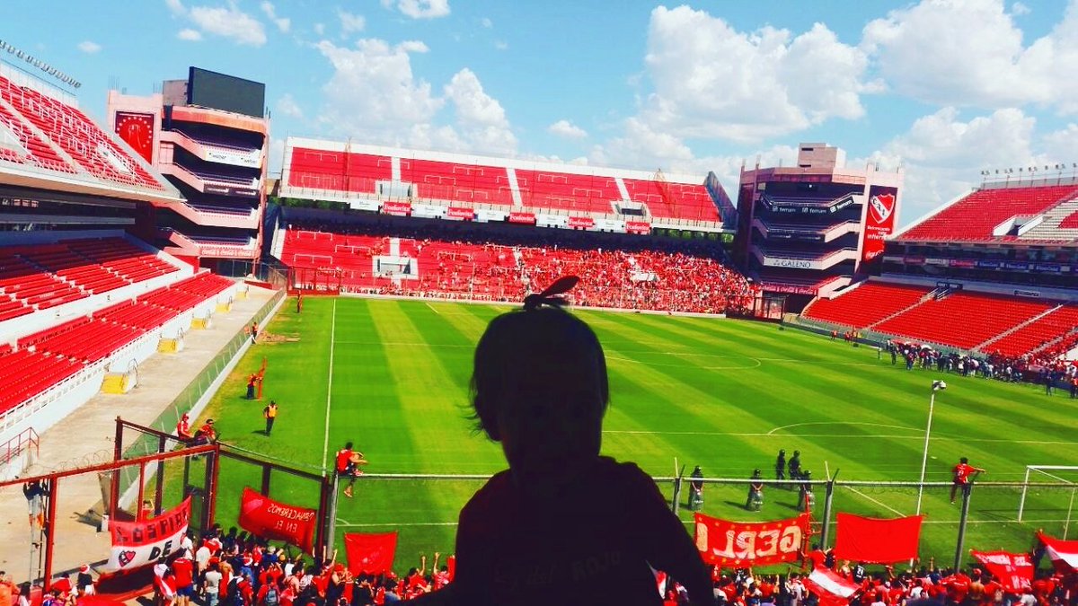 ori_granados's tweet photo. Esto fue el 14 de diciembre de 2017, milita  mi hija con 10 meses en la norte baja festejando su primer titulo 🏆🇦🇹 @Independiente ❤ https://t.co/UeCJOkyRp8