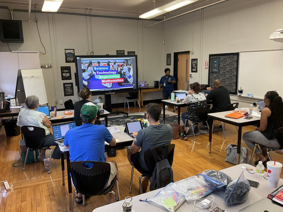 MNPS_STEAM's tweet photo. Dedicated MNPS STEAM middle school teachers spending their SATURDAY to prepare for the FIRST Lego League Challenge 2022-2023 season.
#MNPSSTEAM #FIRSTLEGOLEAGUE #FIRSTENERGIZE #AmazonFutureEngineers https://t.co/bvbkjHfTf8