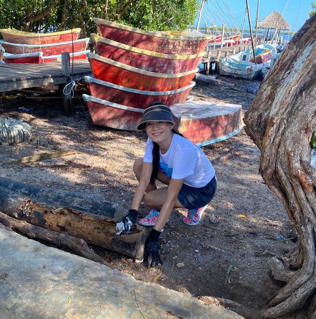 adrixaguilar's tweet image. Hoy madrugamos para sumarnos a la jornada de limpieza #SuzukiCleanOceanProject en el bello puerto de San Felipe #Yucatán. Hacer equipo es la mejor forma de seguir construyendo comunidades fuertes. #HagamosComunidad 🌎🌊