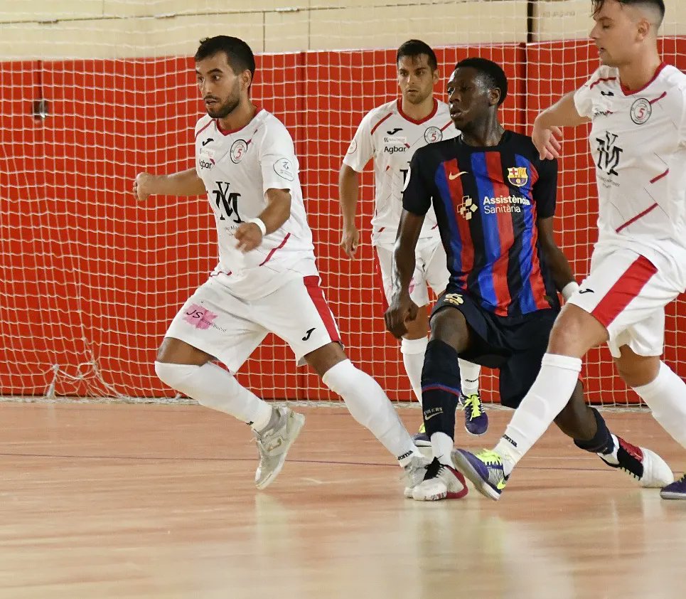 sala5martorell's tweet photo. 🔴🏁 Victoria para el primer test de pretemporada
Barça Atlètic 2️⃣-6️⃣ Sala 5 Martorell.
#cs5m #Futsal https://t.co/385puqdr0c