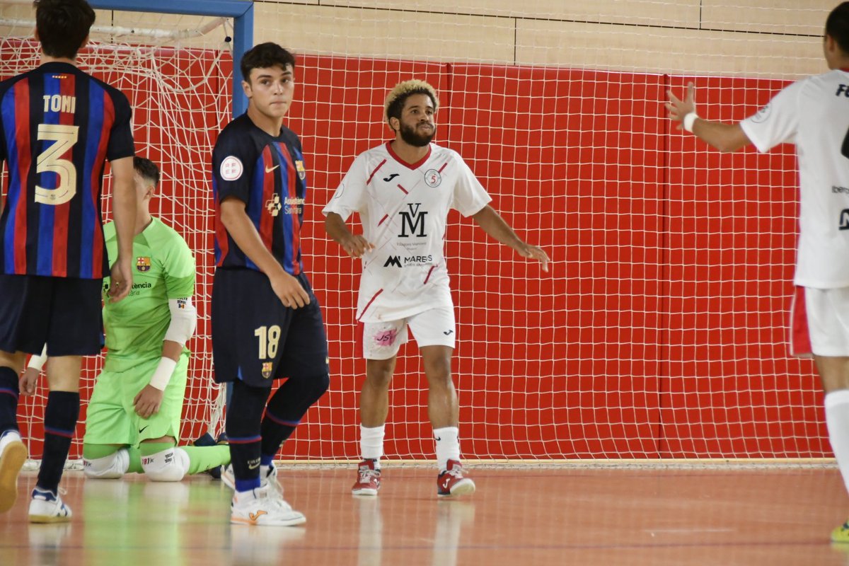 sala5martorell's tweet photo. 🔴🏁 Victoria para el primer test de pretemporada
Barça Atlètic 2️⃣-6️⃣ Sala 5 Martorell.
#cs5m #Futsal https://t.co/385puqdr0c
