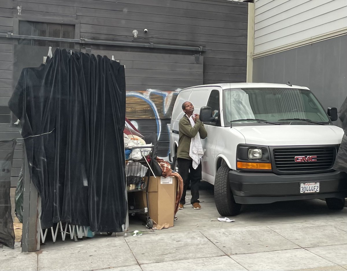 CleanUpSOMAWest tweet media