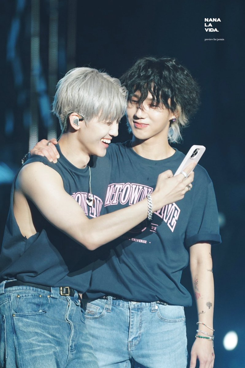 0802__0813's tweet photo. 아근데 레알 예성 노래 개ㅐㅐ잘함 https://t.co/EHKlosuAmY