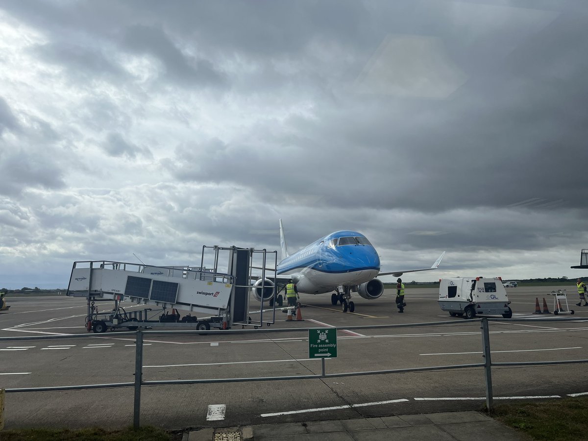 beckyluty's tweet photo. @KLM Fabulous flight today, MMe to AMS KL 1534. Especial credit to cabin crew, Romy and Jojoi. Professional service, but with that touch of care, kindness and good humour that makes KLM so fabulous.  All crew a real credit to KLM https://t.co/WNo5skjHC5