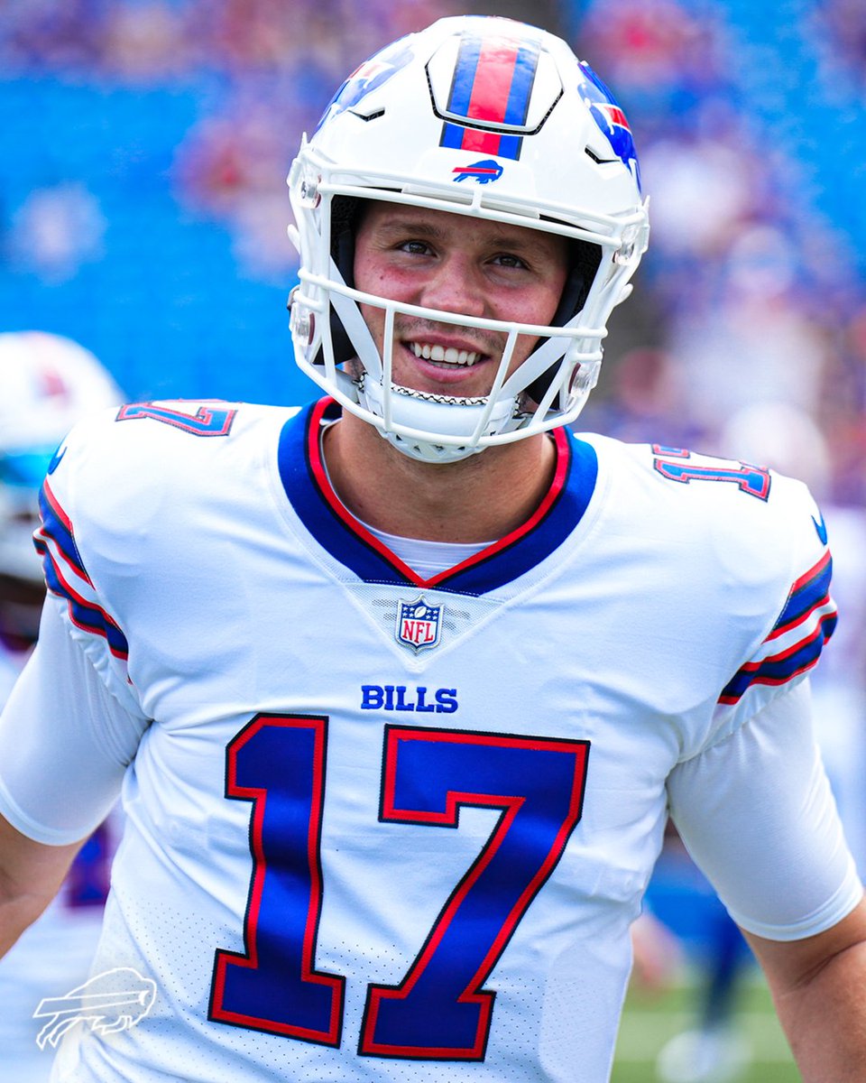 BuffaloBills's tweet photo. Football is so back. 😁

#DENvsBUF | #BillsMafia https://t.co/fcTK1q9lLv