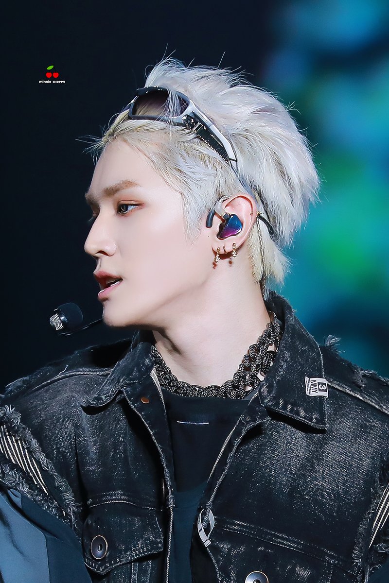 qwer1234_dream's tweet photo. 220820 SMTOWN LIVE 2022 : SMCU 
#태용 #TAEYONG #TY #NCT127 
[HQ] 𝐙𝐎𝐎 봐서 너무 행복해 (ꃼ_ꃼ) 진짜  까리함의 근본 가치 바이블 그거 다 태용이가 다 해 ( Ĭ ^ Ĭ ) https://t.co/aPHCmoDFqX