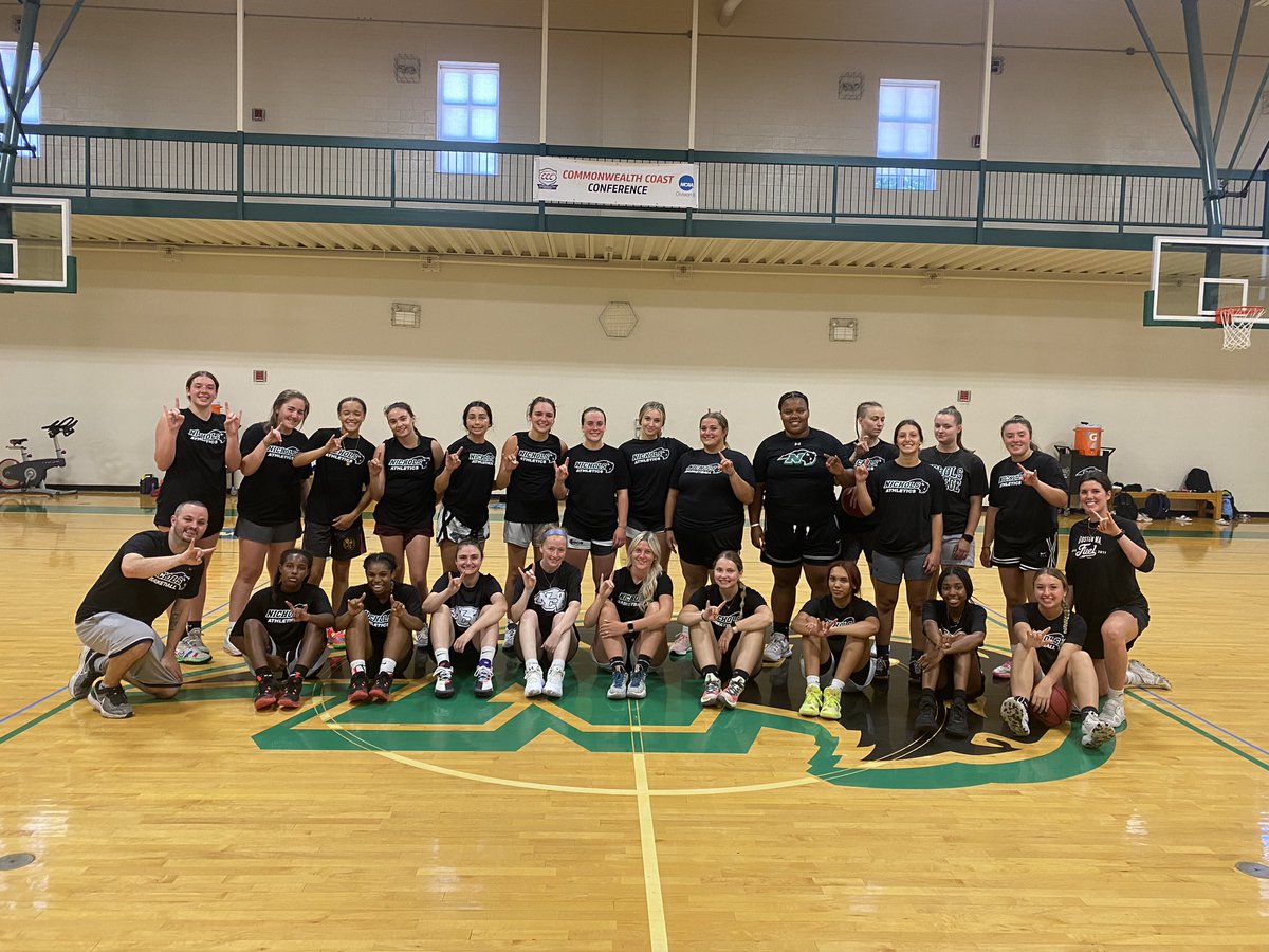 ncbison_wbball's tweet photo. Absolute blast today at our first prospect clinic !  Thanks to everyone who came out and got after it this morning! Was fun giving everyone a look into our fast and fun style of hoops !! #BAB #RGF @nicholsprez @ncbison https://t.co/T3dGXlcHMB