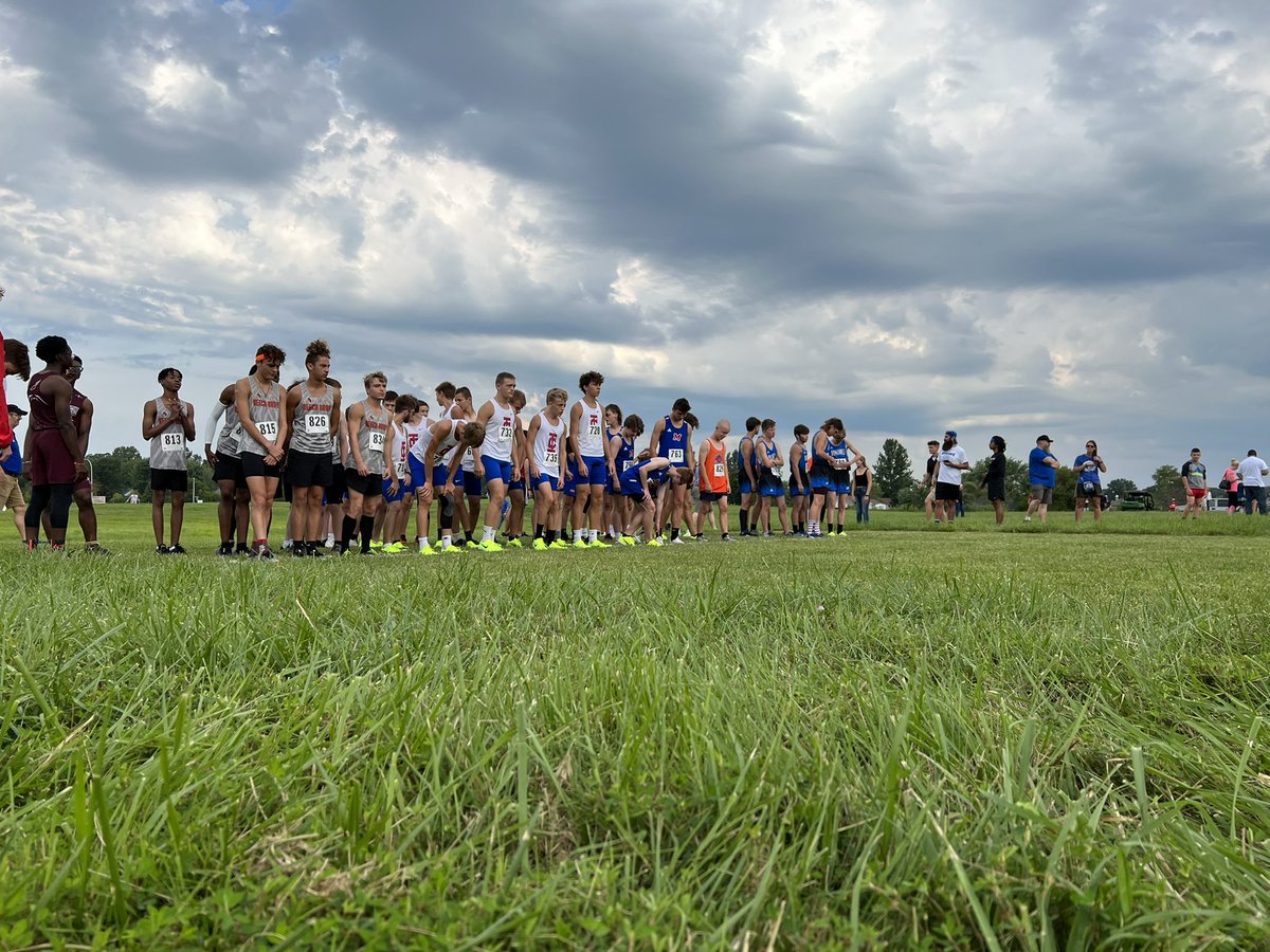 BeechGroveXC's tweet photo. Saturdays are for RUNNING! A great meet @creekXCTF Improved times and great weather 🌞🧡 Simeon and Alex with a top 15 place! #xcisback https://t.co/To1HSjjBHY