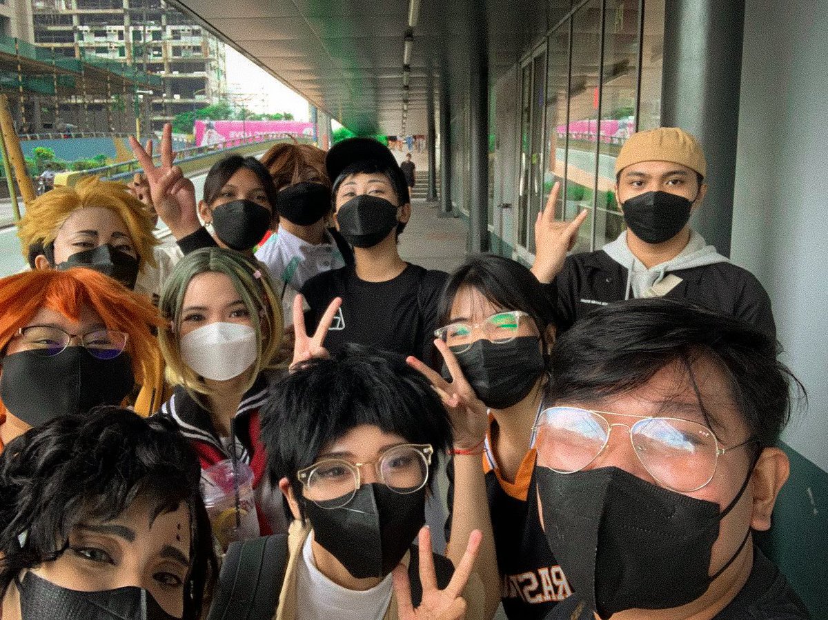 adunubea's tweet photo. happy 10th anniversary, haikyuu!! 

thank you vv much for the experience, freebies, and printss ♡ i really enjoyed the cupsleeve event + appreciation for the artists and their work!

looking forward for your next event ♡♡ mou ikkai!

@mouikkaihq10th 
#HQ10MouIkkai https://t.co/KXn56lwyzp
