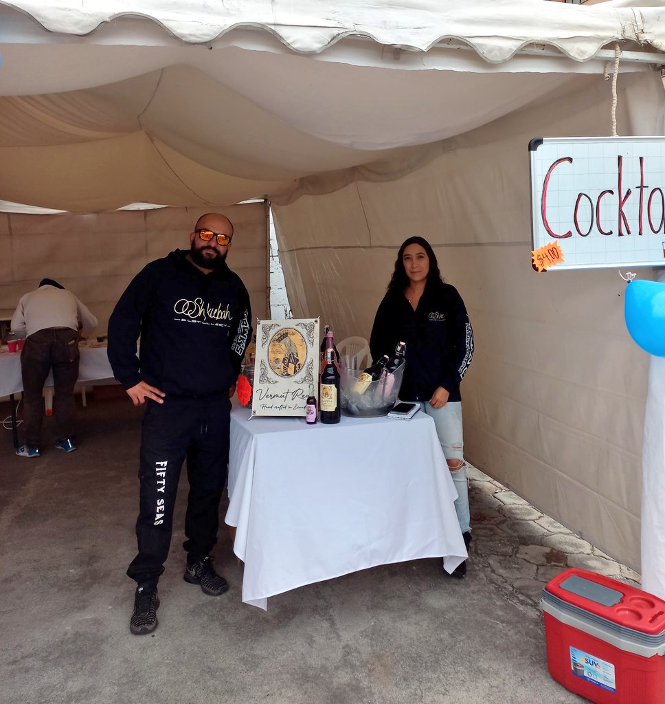 AylluColectivo's tweet photo. .@VermutReal listo para servirles sus mejores cócteles. https://t.co/UI1t18o7t6