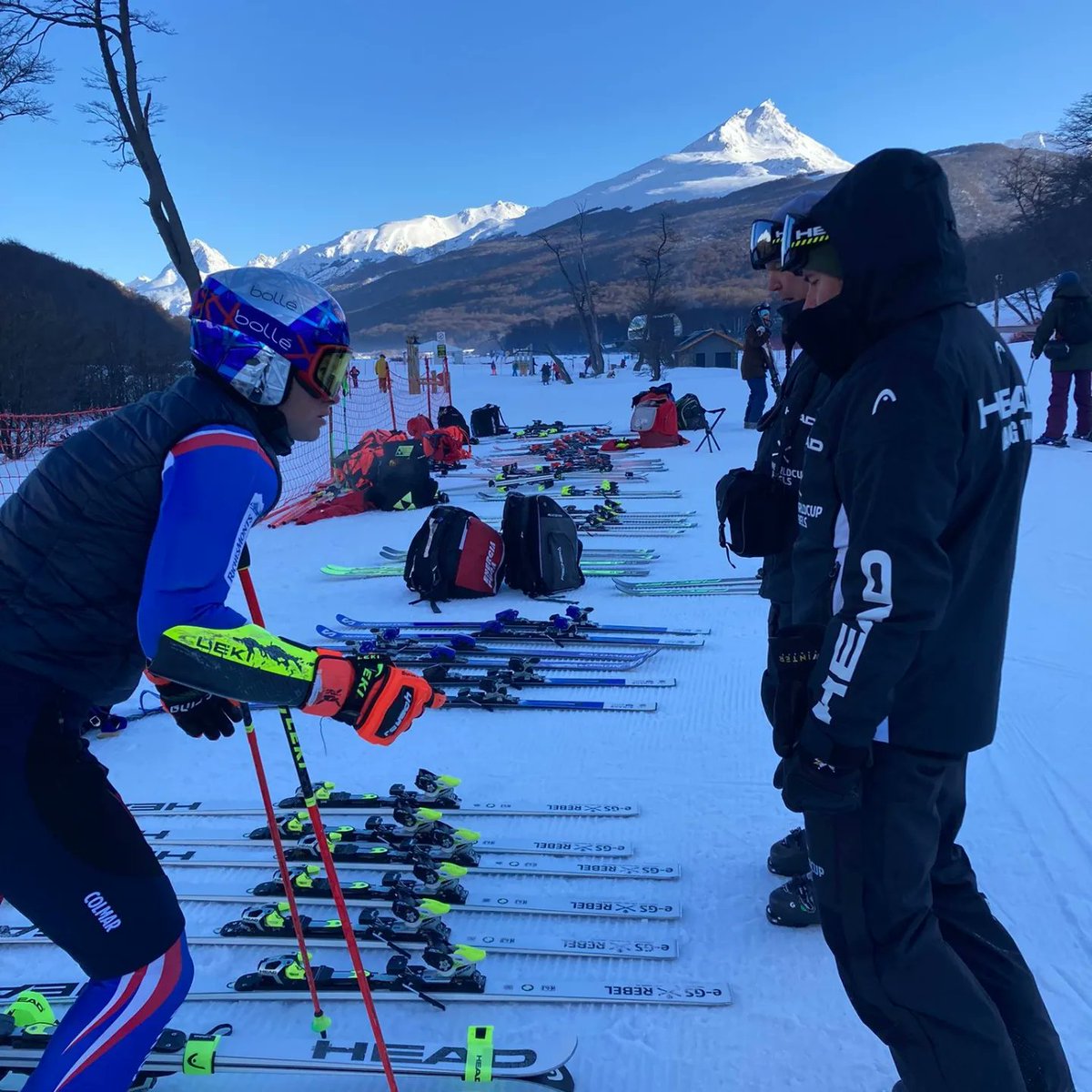 AlexPinturault's tweet photo. Team at work 😃❄️ #PerfectConditions #TrainHardDreamBig #HaveFun #GivesMeWings https://t.co/eYyH39bJMI