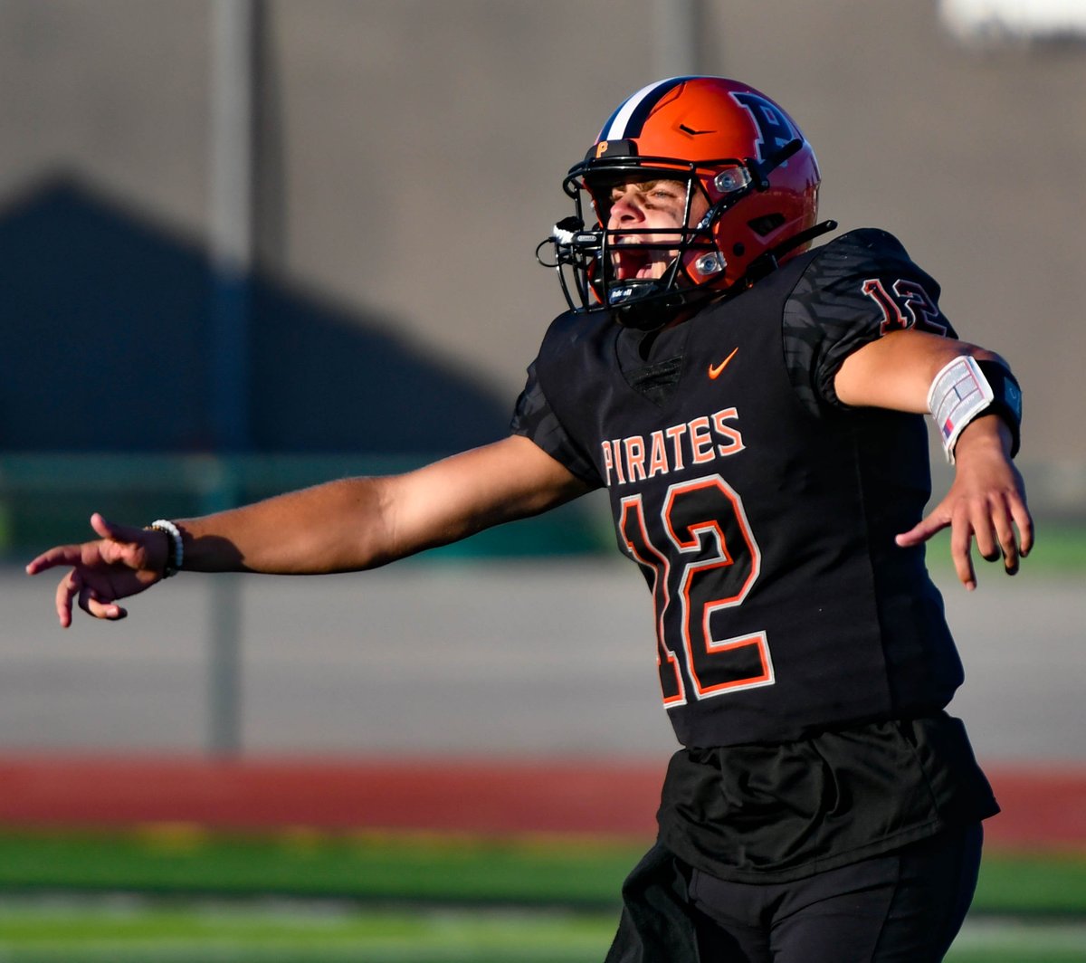 joekbailey's tweet photo. Santa Ynez rolls past Atascadero in season opener https://t.co/U5BDv8k89B via #SantaMariaTimes @SYHS_Athletics📸@lwood83 https://t.co/cMWuhoJ0Tj