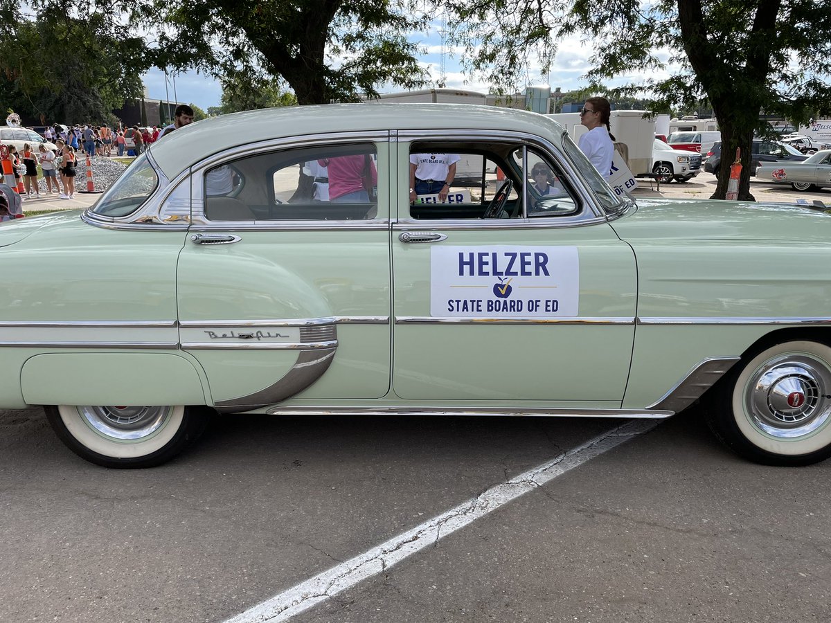 HastingsDem's tweet photo. @Helzer4Edu knows how to parade…#Helzer4Education #Nebraska #PublicEducation #ILovePublicSchools #KoolAidDays #StateBoardOfEducation #ElectReasonablePeople #RunForSomething @runforsomething #FriendOfThePod #Midterms2022 https://t.co/WJIroPZs5m