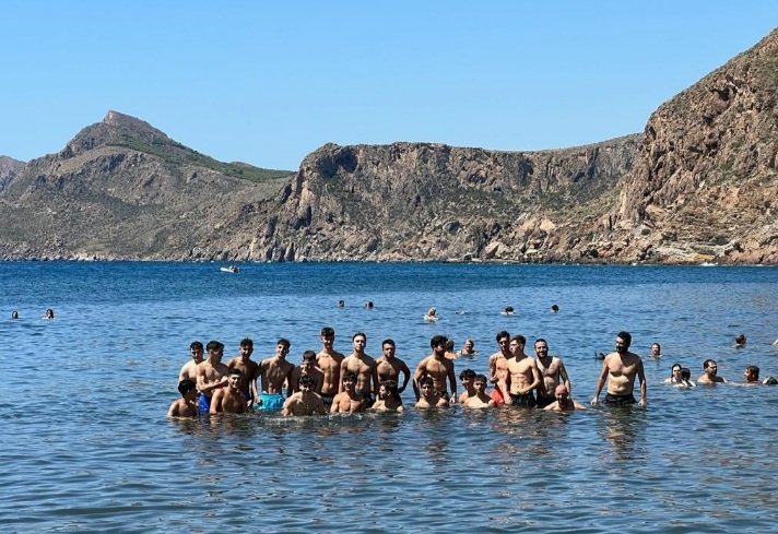 BeniajanUCAMCF's tweet photo. ¡¡PEDAZO DE JORNADA!! la vivida hoy por nuestro Liga Nacional esta mañana en la Bahía de Portman.

Senderismo, playa, dinámicas, comida... 🍜🏖🎊🧵🩴

Agradecemos al @HotelPortman la atención y el maravilloso servicio prestado a nuestro equipo.

#EQUIPOSINERGIA 1+1=3

💛⚽️💛⚽️💛 https://t.co/CVSnnxsN6x