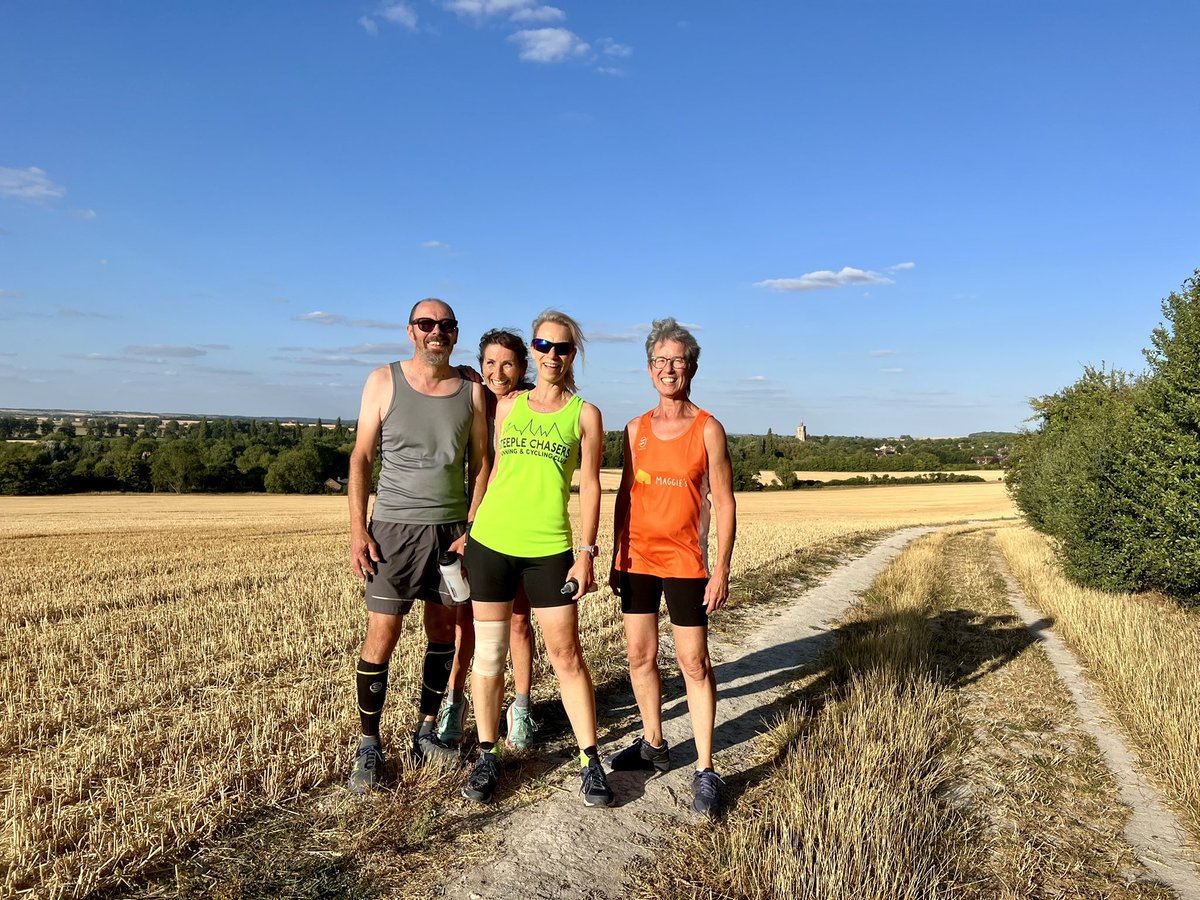 SteepleClub's tweet photo. Cooler evening club runs this week 😃🏃‍♀️🏃‍♀️🏃‍♀️☀️ #RunHappy #RunChat #PoweredbyCake #PostRunBeer https://t.co/JHT6ajw255