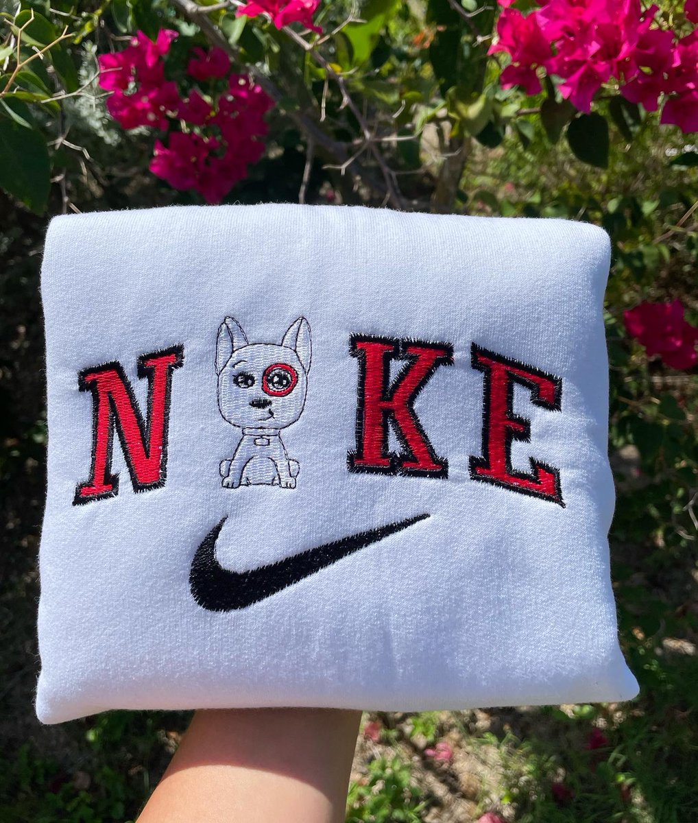 _SewFetch_'s tweet photo. 🐾🥤Sips &amp; Trips🥤🐾
*
*
*
#embroidery #target #starbucks #embroideredsweatshirt #smallbusinessowner #smallbusiness #shopsmall #shoplocal #supportsmallbusiness https://t.co/6EWXXsez8W
