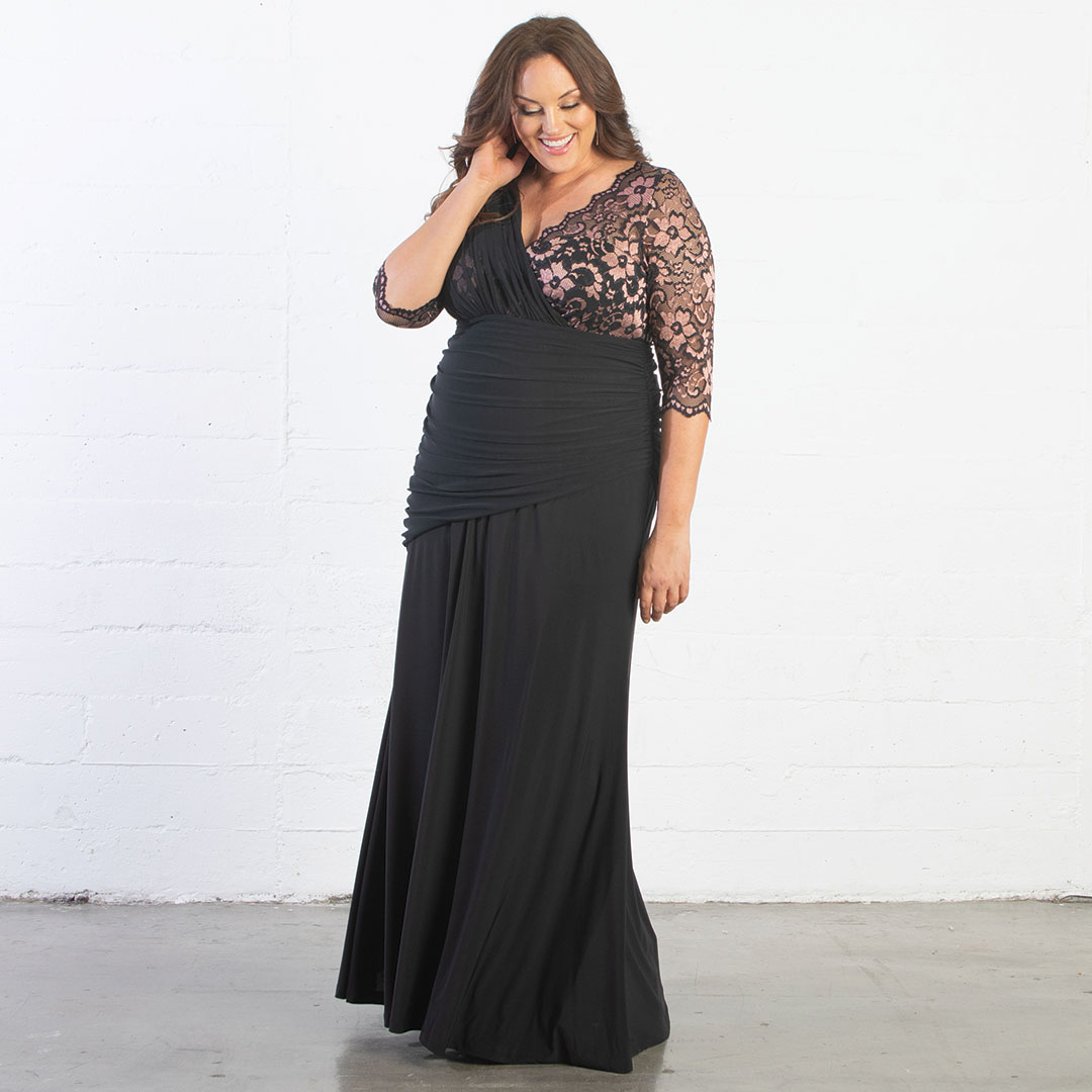 Kiyonna's tweet photo. Celebrate the happy couple in the Soiree Evening Gown.💃🥂 This elegant and beautiful gown features delicate mesh, a unique one-shoulder illusion, and 3/4 length sleeves. 
https://t.co/6o4NrCUkdW
#kiyonna #kiyonnacurves #plussizefashion #psootd #plussize https://t.co/TTIxtcrGfh