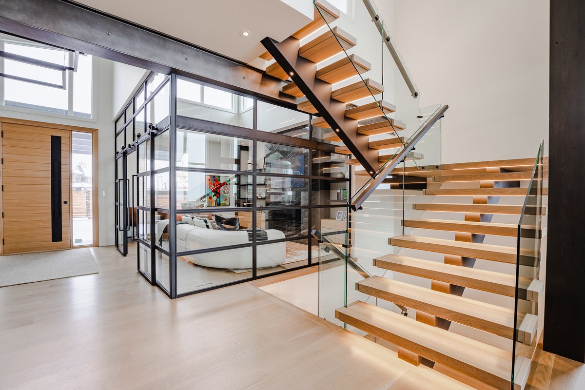 When you build with Rockwood, excellence is the only option. Open spaces, brilliantly designed to evoke privacy and draw you in!

#livingroomdetails #cozyhome #cozylivingroom