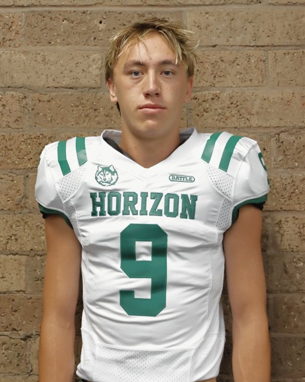 hzfbfamily's tweet photo. Meet our Sr. Jack Bodemuller, #9 Safety
This is his 4th year playing football at Horizon.
He describes himself as goofy, tough &amp; motivated.
Have a great season! 
@JBodemuller 
 @litten_andy
@HHSathleticsAZ
@PVUSDATHLETICS https://t.co/jlGZ0FFYvV