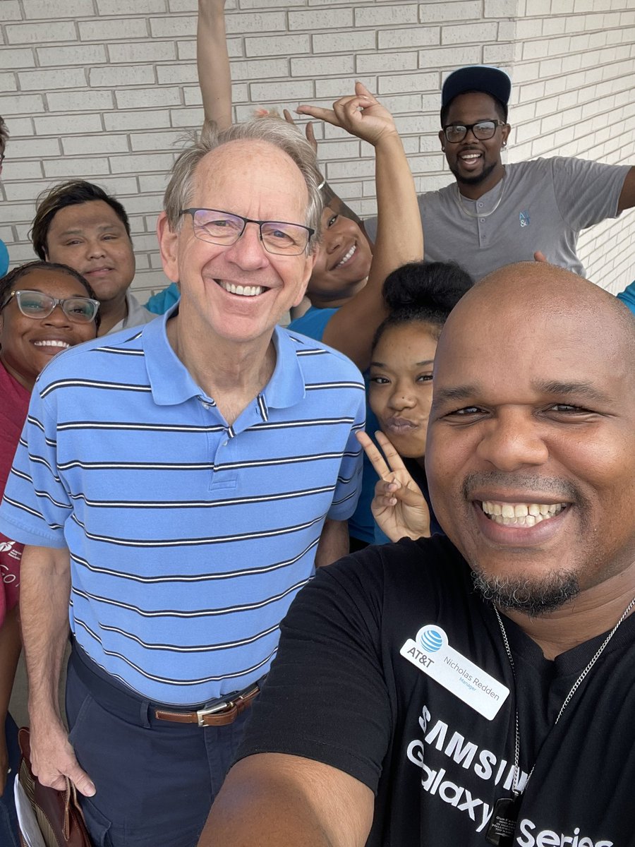 So all I asked was if Mr Barry had a ❤️?  And he replied yes where can I donate?  @NTX_Diggs <a href="/dbustamante1210/">David Bustamante</a> <a href="/LynetteMAguilar/">Lynette Aguilar</a> <a href="/KymbreW_/">Kymbre</a> @CaresseSimpson <a href="/jamesvicente1/">James Vicente</a> <a href="/NTX_Market/">The NTX Market</a> <a href="/EilidhLamb96/">Eilidh</a>