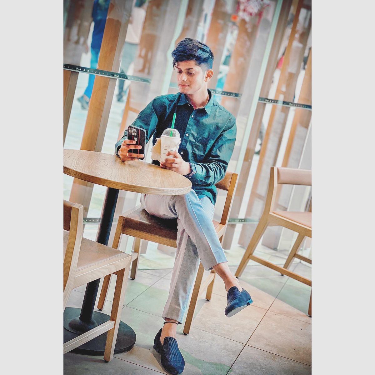 Sudishnishad00's tweet photo. 😎#sudish
#sudishnishad
#sudishnishadlifestyle #lifestyle
#kasia #kasiakushinhagar
#kushinagar #kingofkushinagar
#king #kushinagardistrict #ruler https://t.co/7J7CXaRfG6