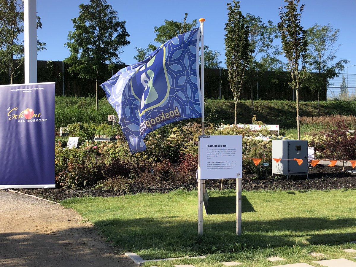 Wat een TOP dag op Floriade Almere 2022. Veel bezoekers kwamen op het verjaardagsfeestje van #boskoop800. Mooie verhalen en honderden appels uitgedeeld. Morgen nog een partijdag kavel 150/151 #fromboskoop #greenportboskoop 
#boomkwekerij