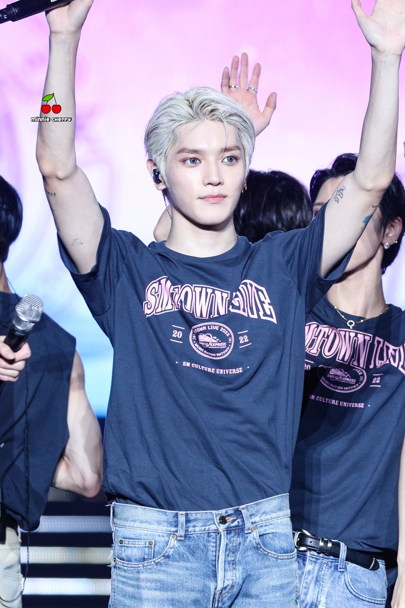 qwer1234_dream's tweet photo. 220820 SMTOWN LIVE 2022 : SMCU 
#태용 #TAEYONG #TY #NCT127 
[HQ] 
오랜만에 무대 위의 태용이 봐서 너무너무 좋았엉🫶 우리 얼른 또 빨리 다시 만나자💖 태용이 오늘 조심히 들어가구 아무런 걱정없이 안온한 밤 보내길! 🌜 https://t.co/aZJQSa4xk6