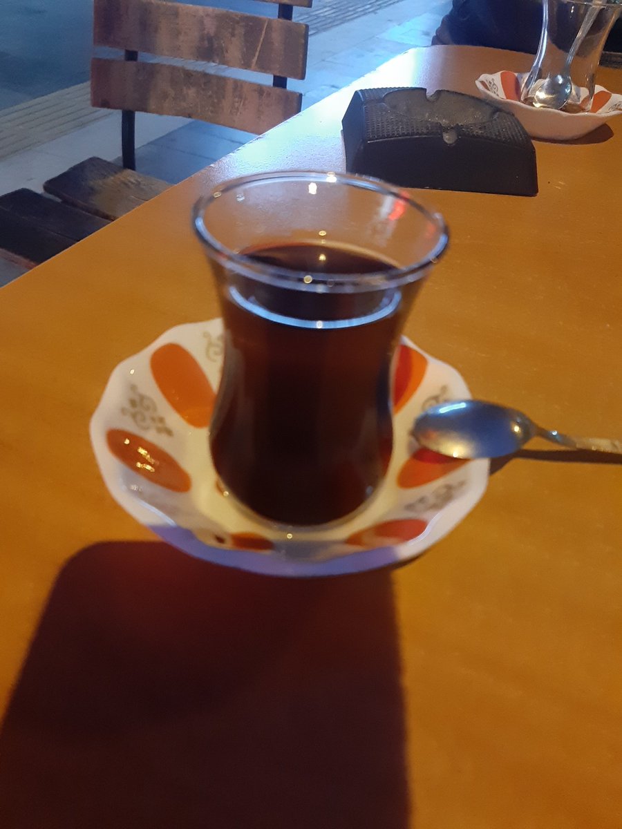 Çay var içersen ben var seversen