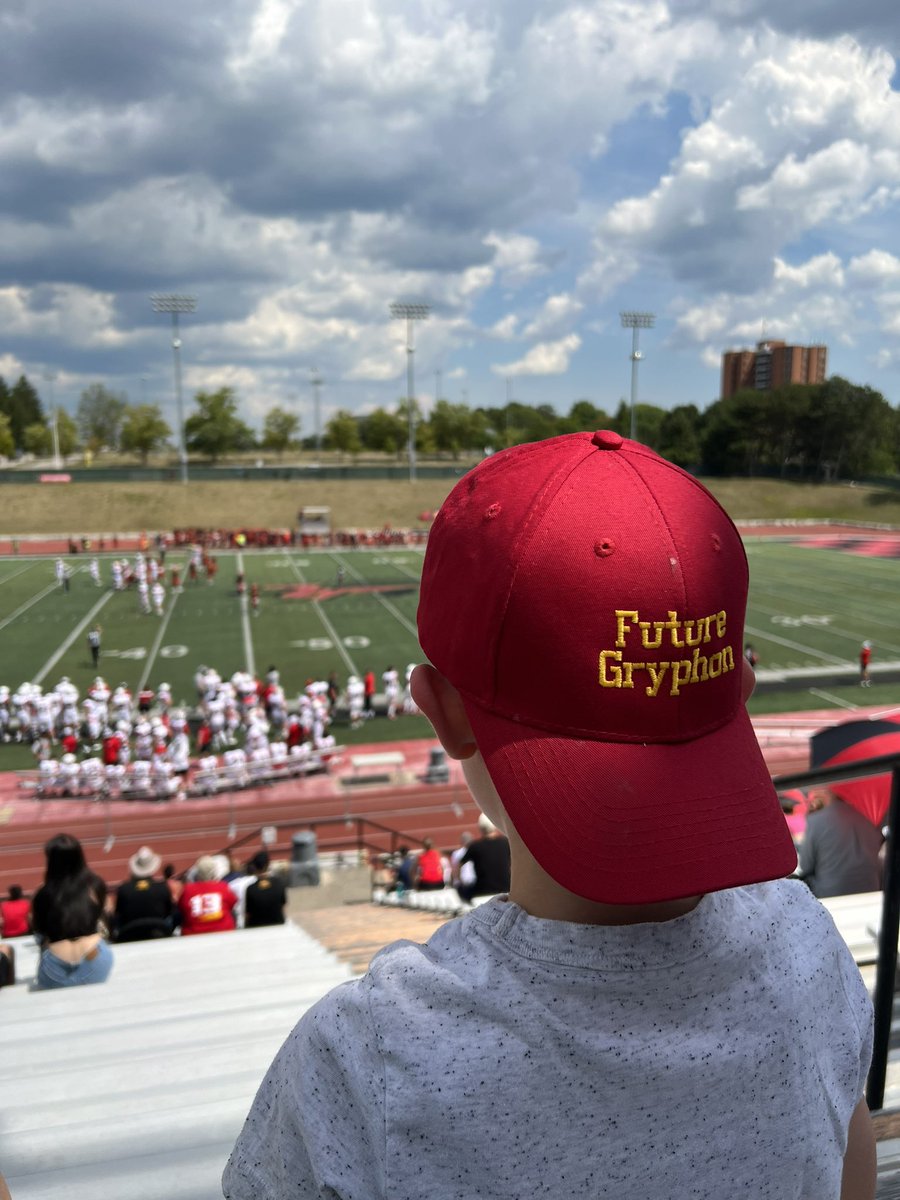 lisaw33's tweet photo. My #futureGryphon said this is the best day of his life. Low bar parenting for the win at @GryphonFB vs YorkU. https://t.co/EperaQQvVO