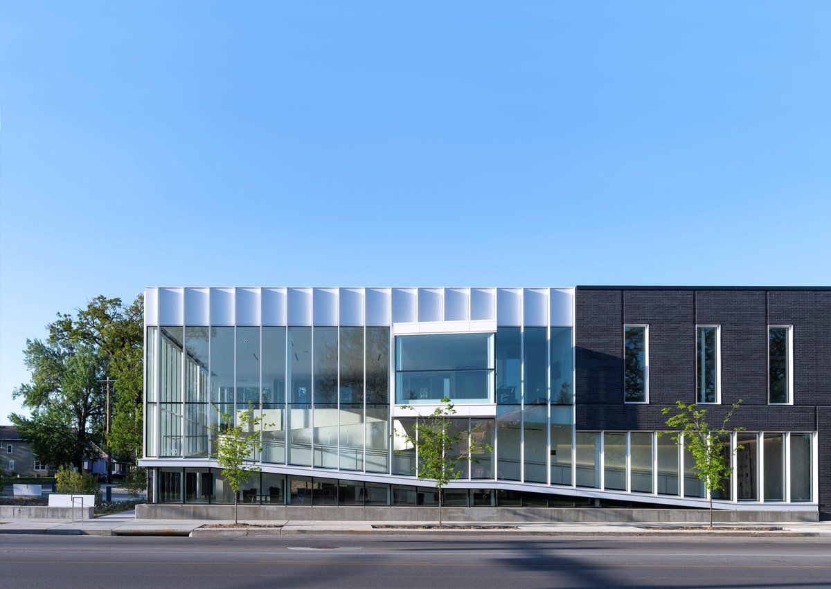 DrakeAlumni's tweet photo. Celebrating the grand opening of the Tom and Ruth Harkin Center! The $8.9 million building will strengthen @HarkinAtDrake's position as a national leader in research, public policy, and social change, as well as grow programming for Drake students and community members.💙🙌 https://t.co/t0sH8G7JyO