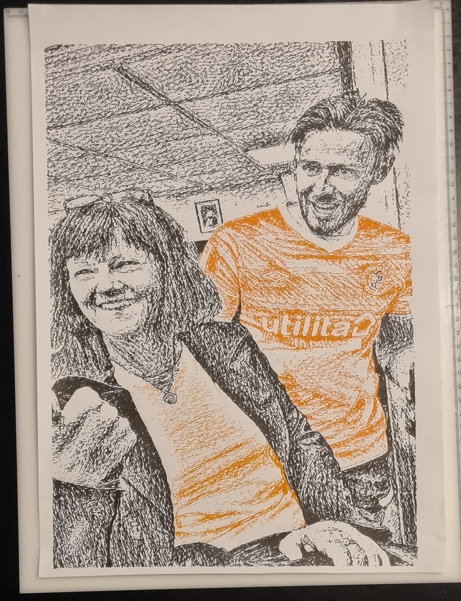 Drawn two of @TorHadland 's favourite people, his lovely wife Elisabeth and @LutonTown's   @CornickH  🖼✍️🥰 🧡 #COYH #Sketch #Art #Family #Football #Hatter @Official_LTSCS #ScandinavianHatters #LTFC