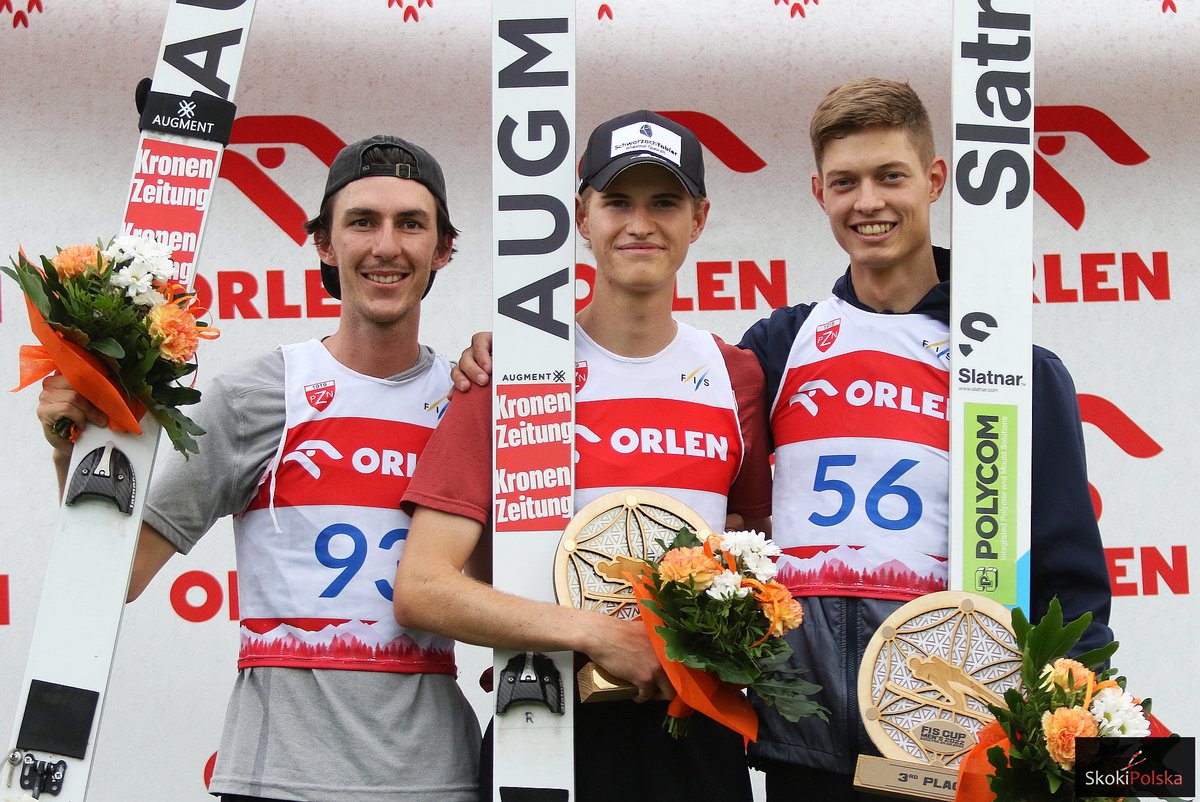 SkokiPolska's tweet photo. Podium sobotniego konkursu FIS Cup mężczyzn w Szczyrku tym razem w 2/3 austriackie ⛷️💪

1. Niklas #Bachlinger @bachlingern 🇦🇹
2. Janni #Reisenauer @janniReisenauer 🇦🇹
3. Rok Oblak 🇸🇮

📸 Julia Piątkowska / https://t.co/G2PGTM7ckb
#SkokiPolska #Szczyrk #skijumpingfamily https://t.co/DrMFEmfz0L
