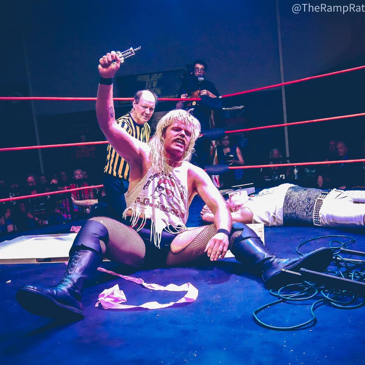 GGJacobs93's tweet photo. Ouu! The night I 86 that Dive Bar Daddy @thehannibalrex from FGW for good!!
📸 :: The RampRat
💼 :: @TheFGW
#poundtownusa #unknownpleasures #nosafewords #independentwrestling https://t.co/NIXYqkqrzs