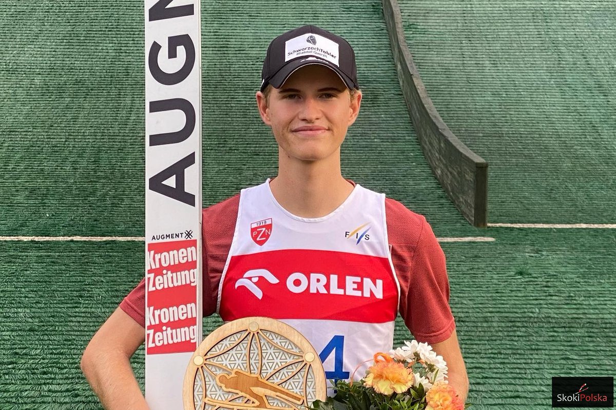SkokiPolska's tweet photo. Podium sobotniego konkursu FIS Cup mężczyzn w Szczyrku tym razem w 2/3 austriackie ⛷️💪

1. Niklas #Bachlinger @bachlingern 🇦🇹
2. Janni #Reisenauer @janniReisenauer 🇦🇹
3. Rok Oblak 🇸🇮

📸 Julia Piątkowska / https://t.co/G2PGTM7ckb
#SkokiPolska #Szczyrk #skijumpingfamily https://t.co/DrMFEmfz0L