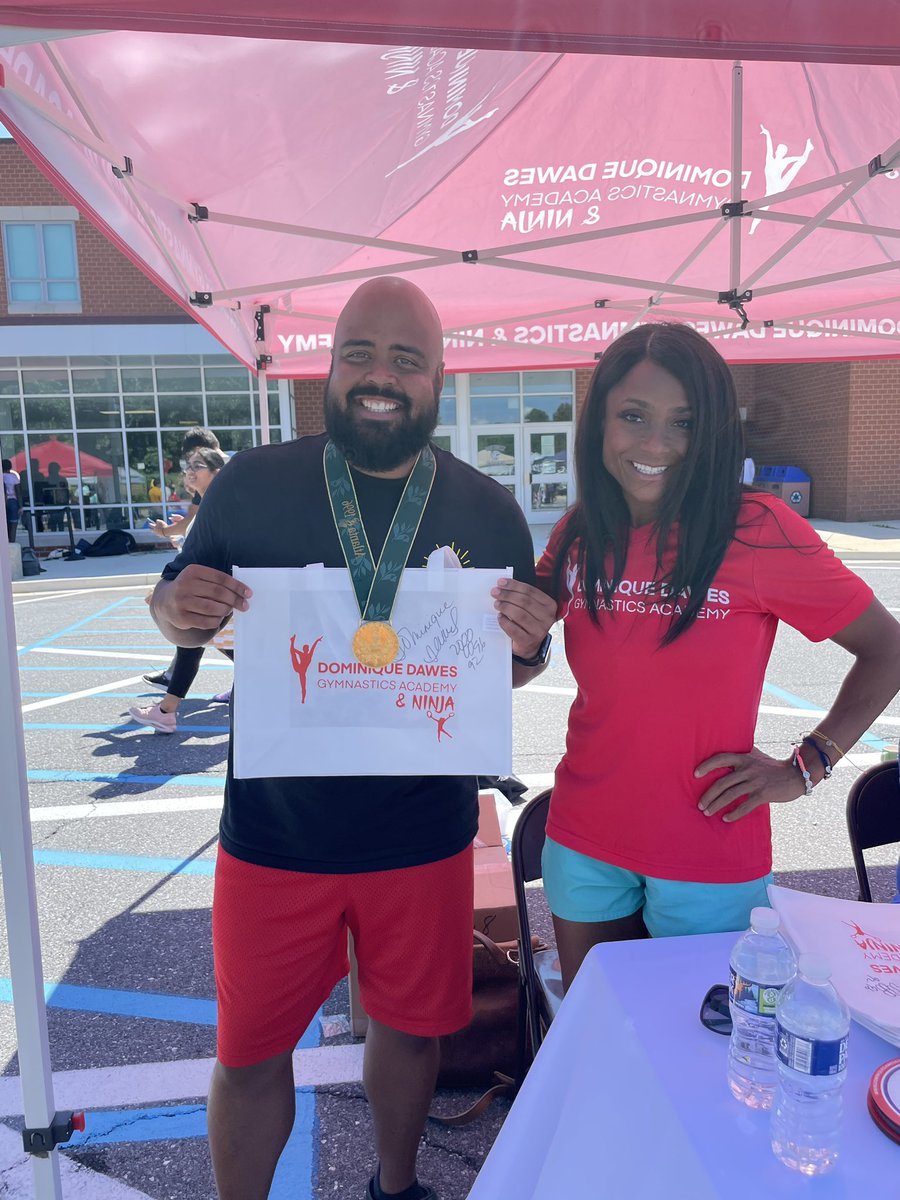 MrH_LSES's tweet photo. The Northwest Cluster Back to School Fair was AWESOME! Lots of families showed up and I got to meet @dominiquedawes #CMESPride 🐾❤️🐾 https://t.co/4s8QCBwtzl