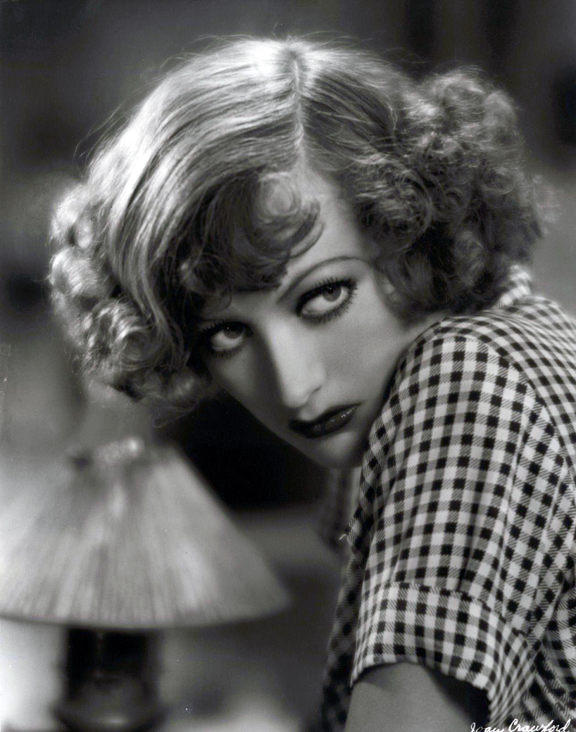 It is #JoanCrawford day on #TCM and we love her at #disastertothewench! #TCMParty <a href="/TCM/">TCM</a>