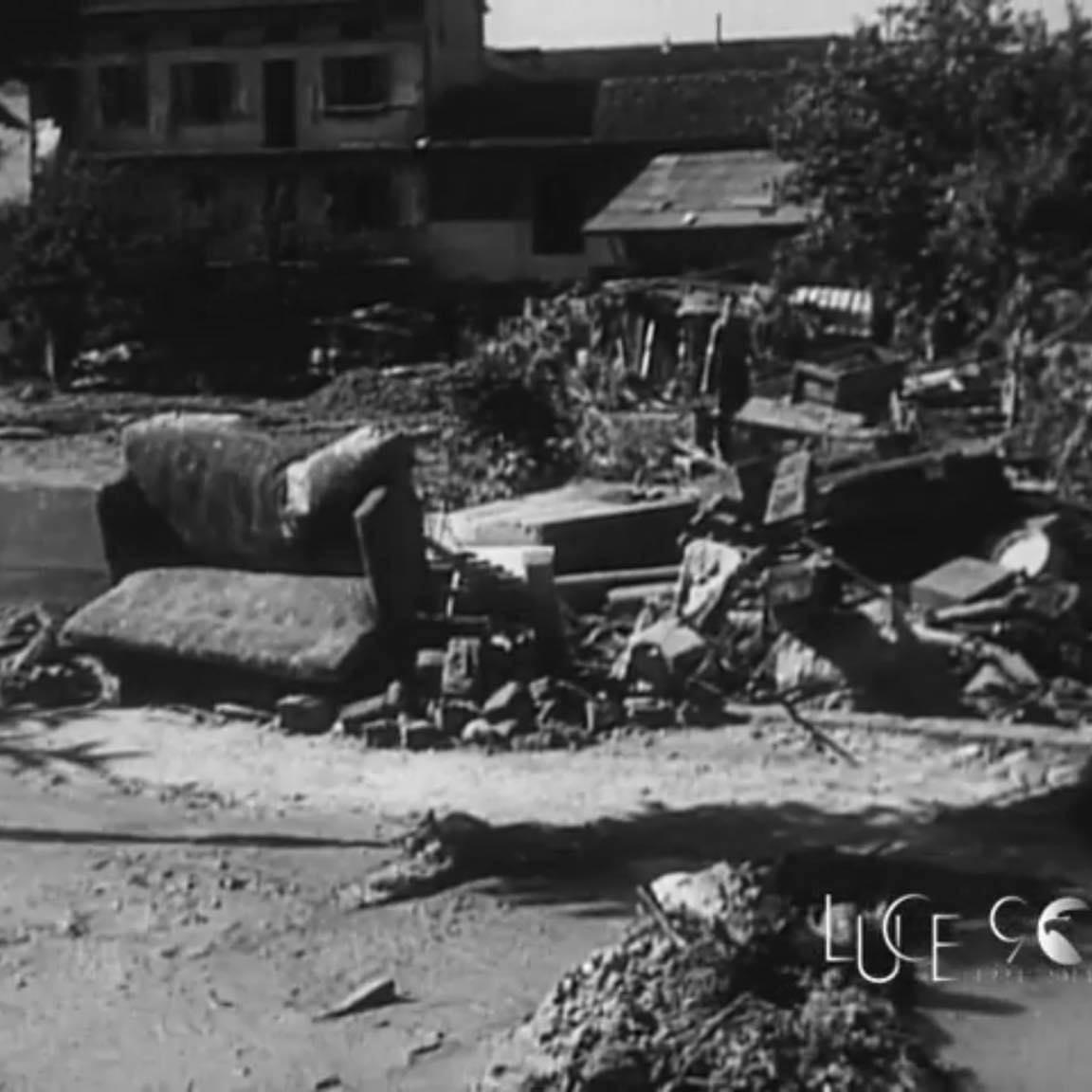 PCProvAL's tweet photo. Oggi ricordiamo l’#alluvione del 12 Settembre 1948.
Ci furono l’esondazione dei torrenti #Borbore, #Triversa e fiume #Tanaro.
Nella nostra provincia ci furono 16 morti, aumentati poi a 49, a causa dei nubifragi violenti durati fino al 14 Settembre. https://t.co/Azb8eXJ4lL