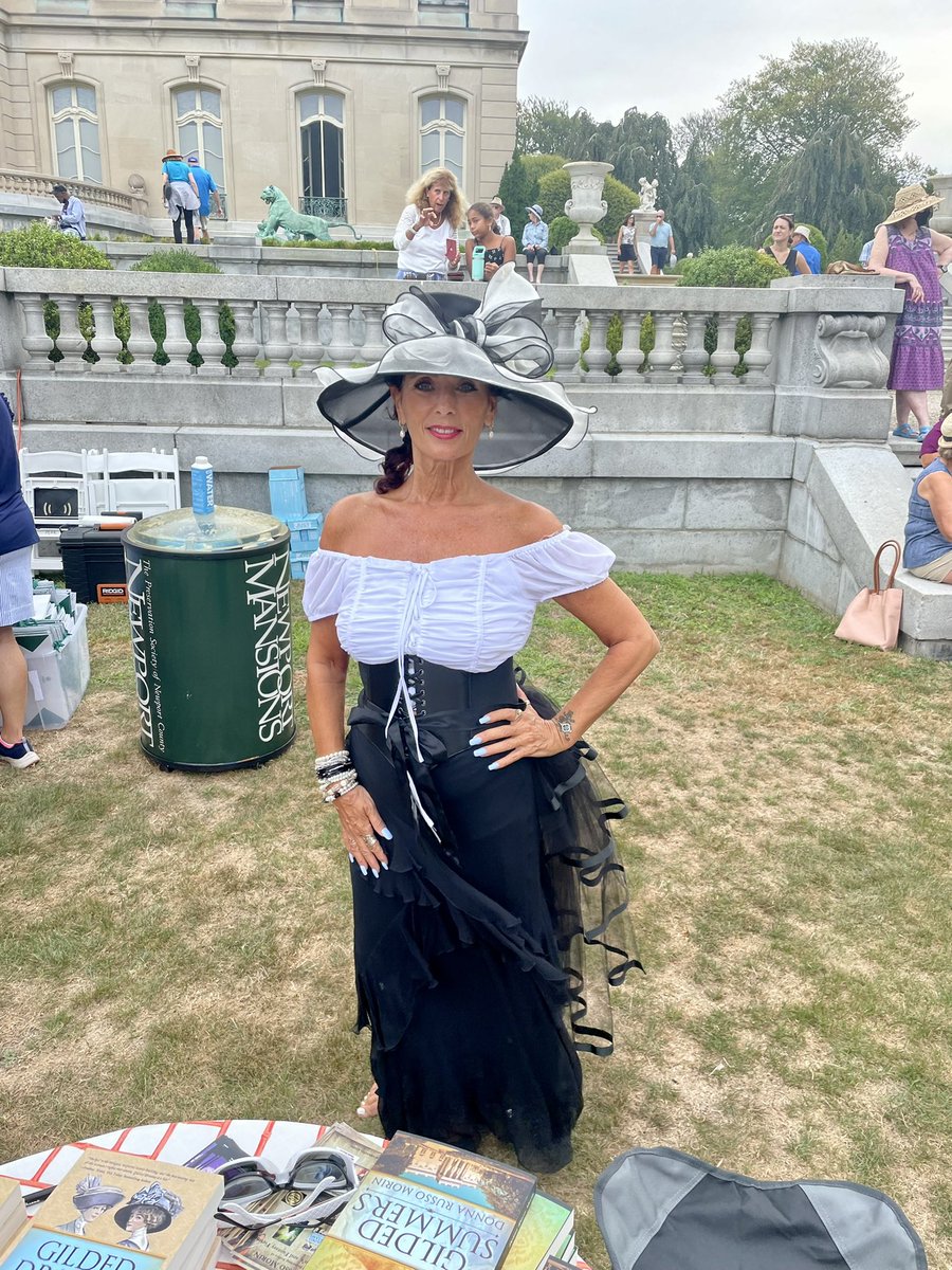 AuthrDonnaRusso's tweet photo. Fantastic book signing of my Gilded Age books during the coaching parade event. Held on the lawn of the The Elms Mansion, the exact setting of my books. #gildedage #HistoricalFiction #WomensFiction #newport https://t.co/21Xx6e60bN