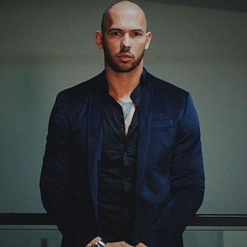 epsteinpilled's tweet photo. Why Andrew Tate look like a constipated Jon Cryer?😭 https://t.co/kUCj9Dw6ti