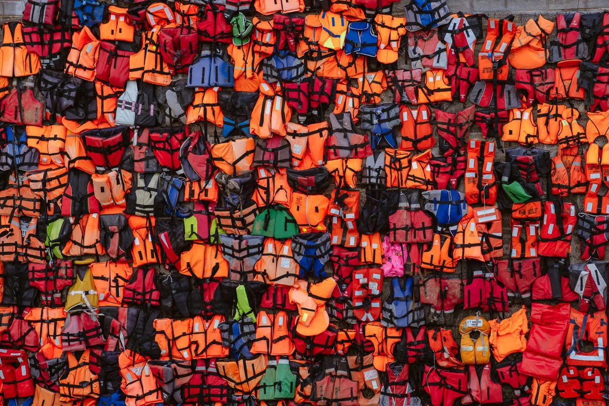 SnakeOilHistory's tweet photo. Bespoke #34 - Ai Weiwei - Life Jackets - 2000 of them to be precise, used by Syrian refugees - raising awareness of the global refugee crisis. https://t.co/3nkVgjFhxO