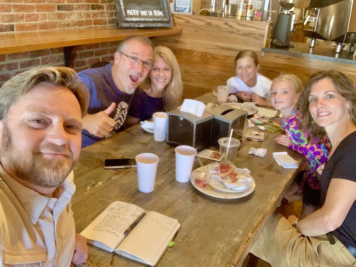 CadreMin's tweet photo. Party with the ##pastor before preaching at The Grove #Church—tomorrow in beautiful Altona, IL. Here's WHY: https://t.co/mFH10F3l0u https://t.co/jrAbOtqSby