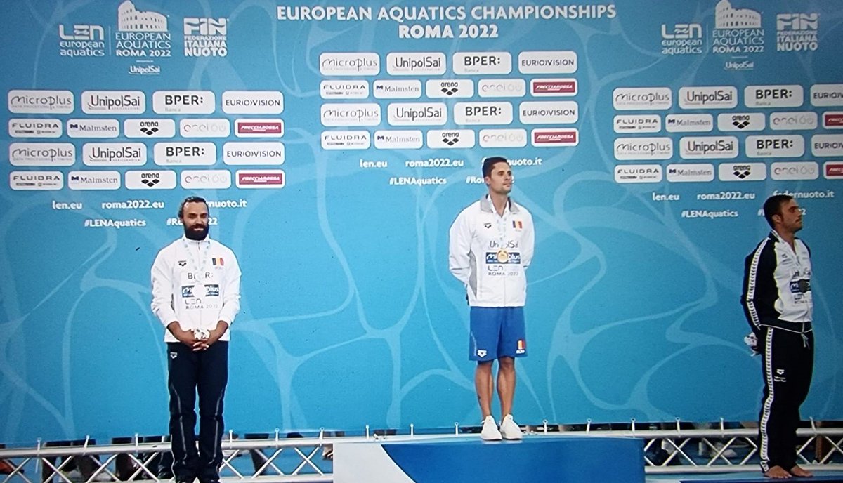 RRInternational's tweet photo. Sportivii români Constantin Popovici şi Cătălin Preda au câştigat medaliile de #aur, respectiv #argint în proba de #sărituri în apă de la mare înălţime (27 metri), încheiată sâmbătă seara la Campionate Europene de #nataţie de la Roma. https://t.co/f6RtRmseKP