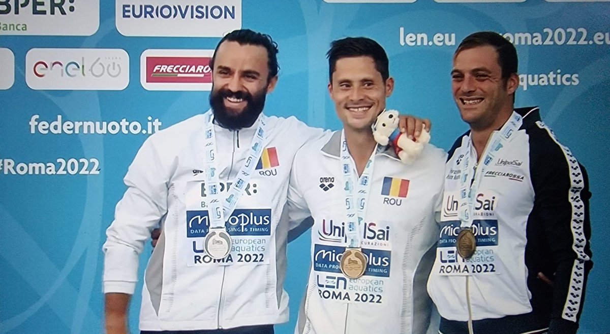 RRInternational's tweet photo. Sportivii români Constantin Popovici şi Cătălin Preda au câştigat medaliile de #aur, respectiv #argint în proba de #sărituri în apă de la mare înălţime (27 metri), încheiată sâmbătă seara la Campionate Europene de #nataţie de la Roma. https://t.co/f6RtRmseKP