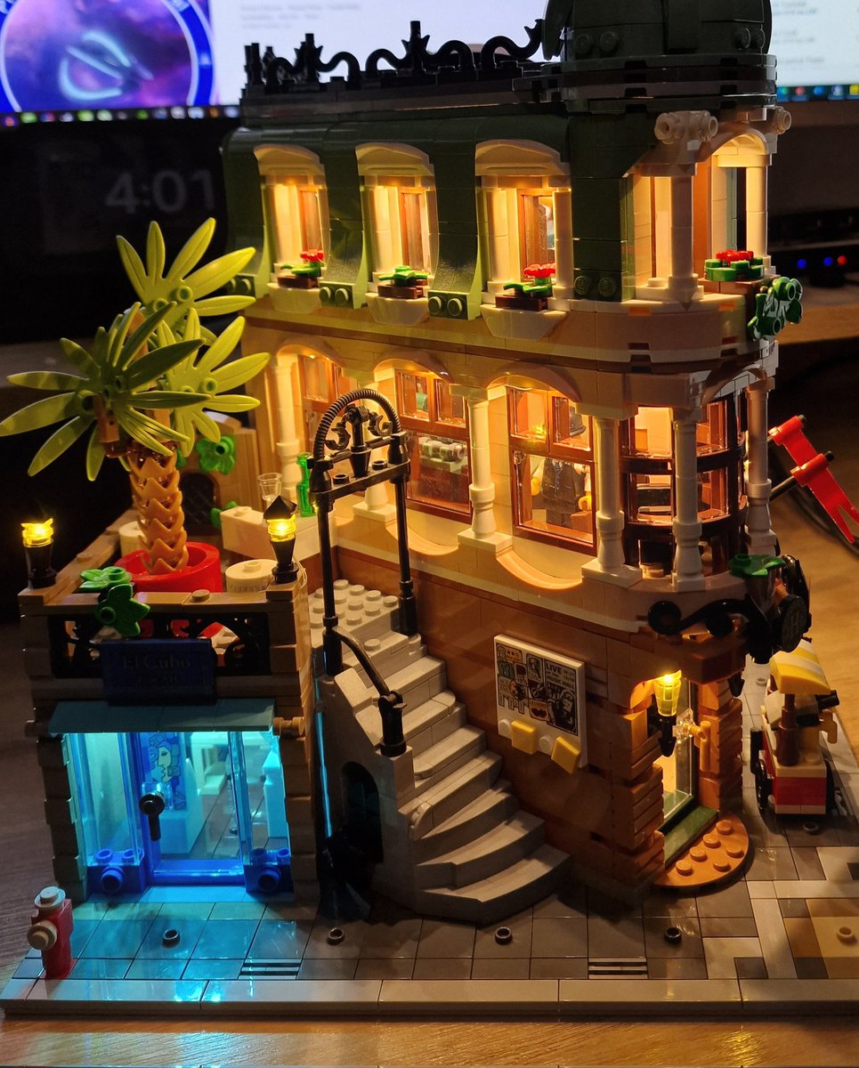 lifeinbrick's tweet photo. If you’re interested in LEGO Lighting kits and want to save some money, use promo code LIFEINBRICK for 22% off at https://t.co/8wlFKku0Ij Here's an example of one of their products I've added to my collection. #lego #legolighting #LEGO90years #legomoc #legocity https://t.co/oXQWL8fakS