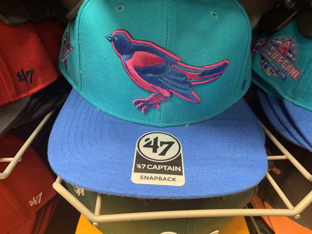 OsCardGiveAways's tweet photo. Saw this in lids yesterday. Was told I’m too old for a hat like this. Guess I’m not swaggy anymore. Is swaggy still a thing? #HelloFellowKids https://t.co/1nshpuK6Ti