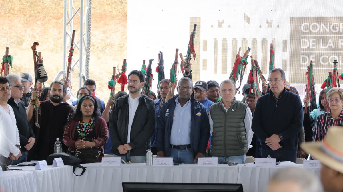 temisortega's tweet photo. Se inician diálogos regionales por  La Paz total. En Caldono, en el Cauca territorio donde la guerra nos mata, divide y causa pobreza.Todos, sin exclusiones, con decisión y esperanza. @petrogustavo @FranciaMarquezM @IvanCepedaCast @RoyBarreras @ArielAnaliza @LarrahondoElias https://t.co/8ITGZXvOwr