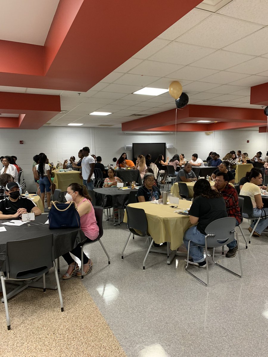 FreedomHSClass23 tweet media