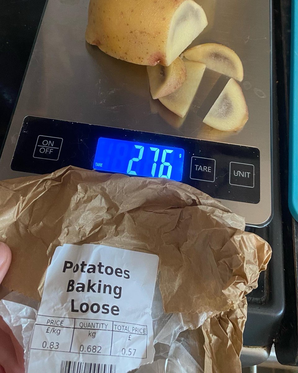 k_8_f's tweet photo. Two days and two @tescofood  fails. Not usually one to complain on social media but what the heck is going on Tesco? Firstly over charged for my fousty potato, then next my chicken has literally THREE tiny  pieces of “bacon” . Might need to reconsider my food shop location https://t.co/H1k09rJoFt