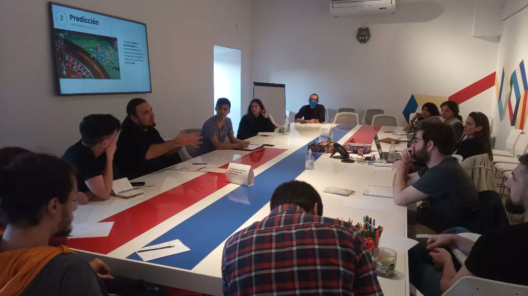Durgan's tweet photo. Primer encuentro del Club de Videojuegos de @ElRecoleta ¡Conocimos gente muy copada! Sigue el próximo sábado. 🎲 https://t.co/pL8oIg9dNZ