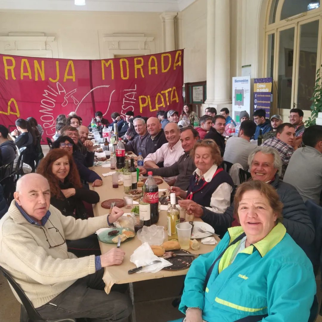 CEAFranjaMorada's tweet photo. Festejamos en Día del Ingeniero/a Agrónomo/a y del Ingeniero/a Forestal en nuestra Facultad, nuestra Casa 🙂
Gracias a todos los que hicieron de este, un gran sábado 🌟
#Agronomos #Agronomía #Agronomas #Forestales #FCAyF #CEAF https://t.co/aYHBiLhM79